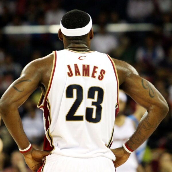 10 NBA Players Who Have Played for Their Hometown Team