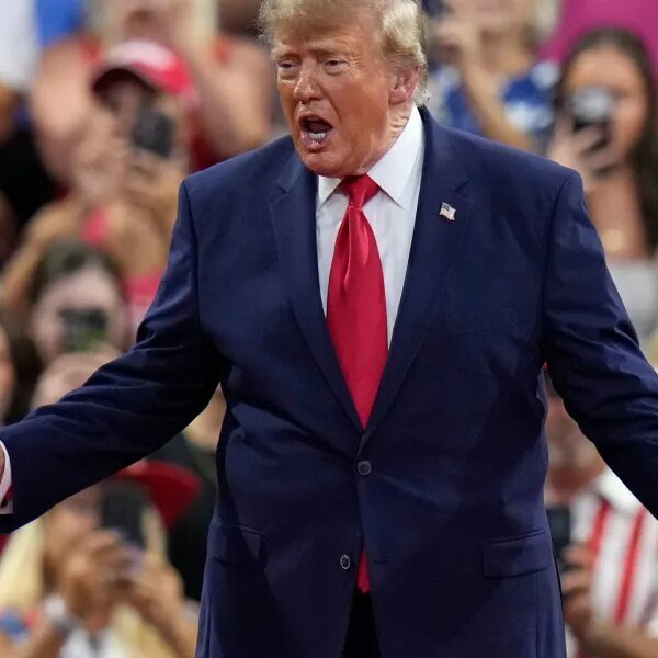 Trump suggests U.S. warships ‘do some stopover’ in Cuba after Iran struggle