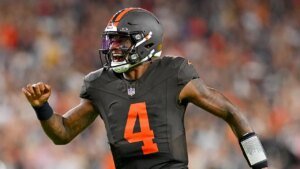 Browns’ late subject objective spoils Aaron Rodgers’ Thursday evening finale, seals Cleveland’s third straight win