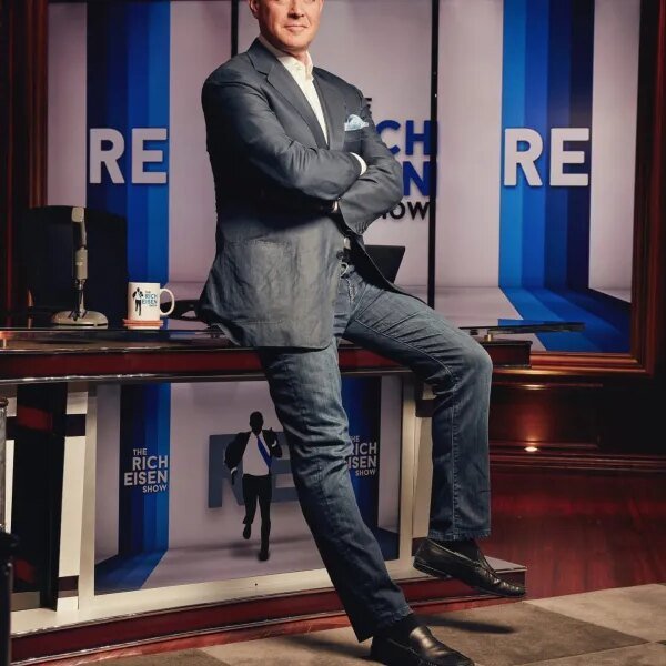 Rich Eisen went from SportsMiddle to proudly owning his present. Now he’s…