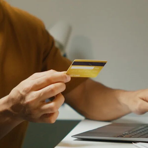 More than a 3rd of Americans incomes over $500,000 say they’re residing…