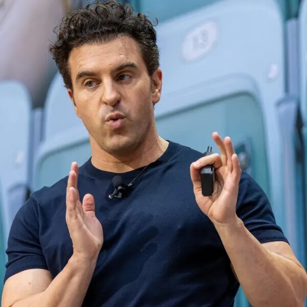 Airbnb CEO Brian Chesky reveals he writes only one e mail per…