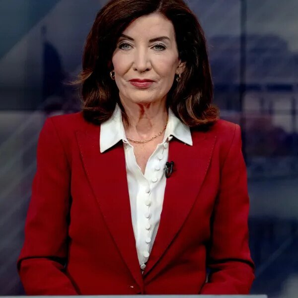 Kathy Hochul defies her personal get together on Trump’s $26 billion faculty&hellip;