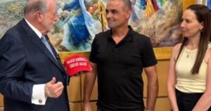 The Israeli Plumber Who Saved Flight FZ1073 Is a Trump Supporter