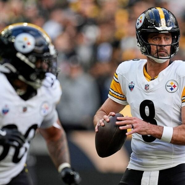 Aaron Rodgers pulls again curtain on bargaining talks with NFL envisioning one…