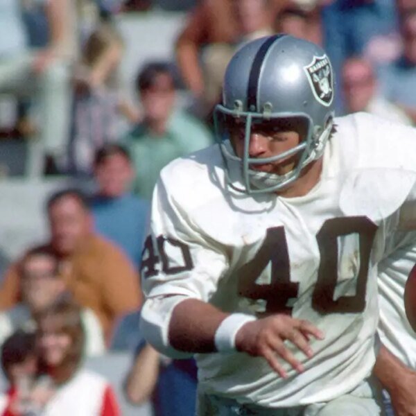 Raiders mourn Super Bowl champion Pete Banaszak, key determine in iconic ‘Holy&hellip;