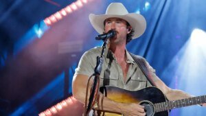 Riley Green’s acoustic model of ‘Bartender in Destin’ goes viral on YouTube with followers loving it