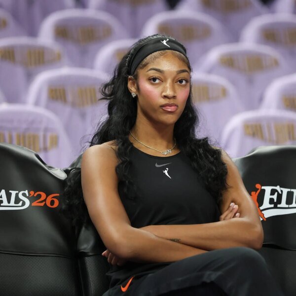 Dream and Valkyries depart court docket for nationwide anthem, return seconds later&hellip;