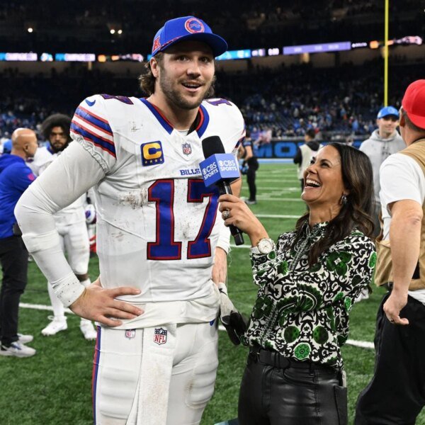 “Keep your hands to yourself!” “disgusting actually”: NFL followers react to reporter&hellip;