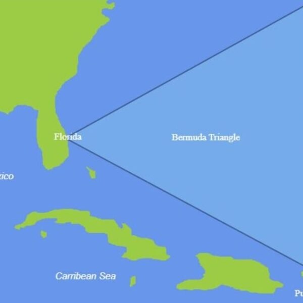 Air Traffic Control Captures Moments Before Plane Traveling From Bermuda to Boston&hellip;