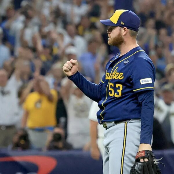 Brewers trip ridiculous, record-setting eight-run inning to dominant 3-0 World Series lead…