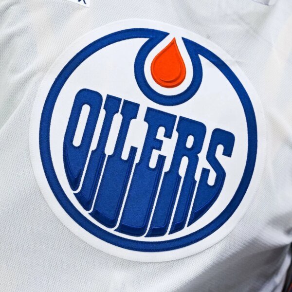 NHL Rumors: Darren Dreger pegs Oilers to be “front-runner” for Eastern Conference…