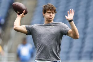 “Madison Beer is waiting for him. He is in a hurry”: NFL followers mock Justin Herbert for giving “robot answers” after Chargers’ loss