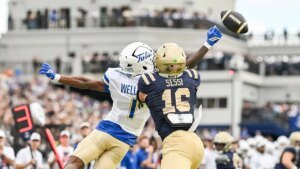 Tulsa’s David Wells Jr. ideas ball to himself for inconceivable landing in wild play in opposition to Navy