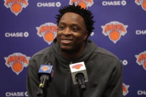 Mitchell Robinson In Splits As Ex-Knicks Reacts To OG Anunoby Allegedly Sliding In Erika Calabrese’s DMs