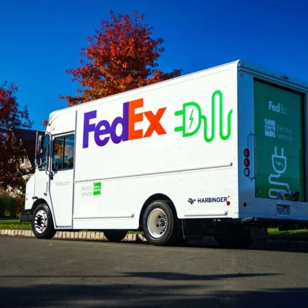 FedEx orders 2,000 electrical vans from Harbinger in $300M deal