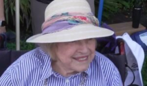 100 Year Old No Kings Protester Shows Up In Trump’s Back Yard To Protect Democracy