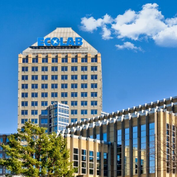 Ecolab Stock: I Don’t Believe AI Growth Alone Can Sustain This Valuation…