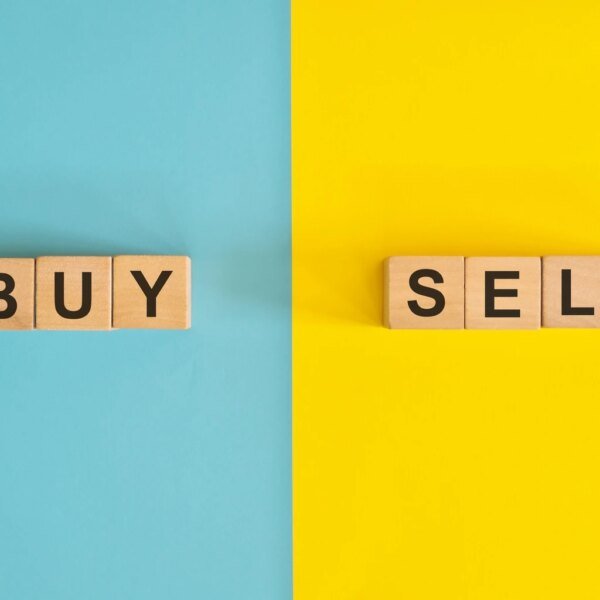 2 Investment Grade Dividend Stocks On Sale: 1 Buy, 1 Sell