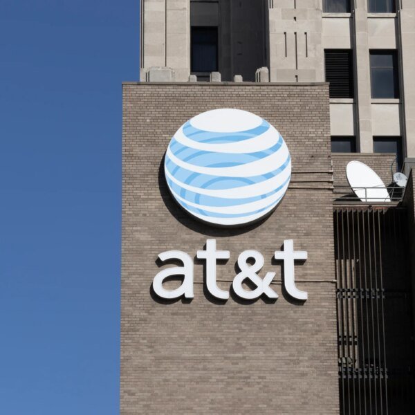 AT&T: Sub Growth Is Real, Despite Industry Threats, 10% FCF Yield
