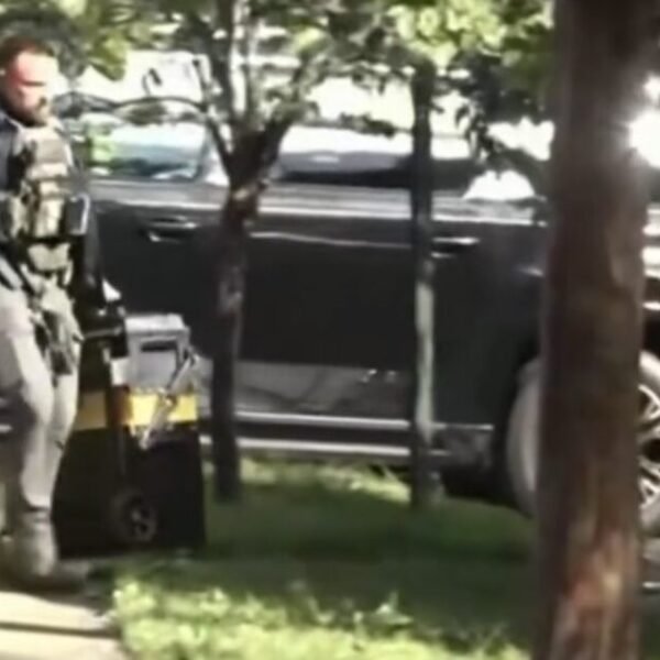 WATCH: Homeland Security Agents Seen Carrying Boxes Out of Ilhan Omar’s Home…