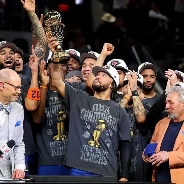 Knicks superfans identify their new child ‘Knickson Fyve’ to honor historic NBA…