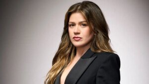 Kelly Clarkson’s dispute places Brooklyn curiosity store in danger, proprietor says