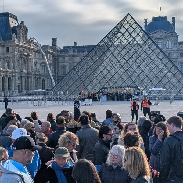 Louvre in Paris closes after violent protesters barricade museum entrances
