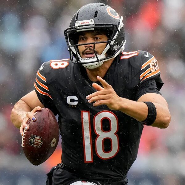 Bears QB Caleb Williams shuts down reporters asking about his hamstring harm:…