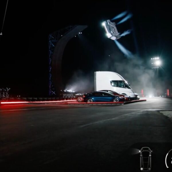 Tesla reveals SpaceX-powered Roadster that flies and falls with type