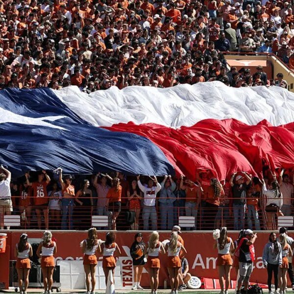 Texas bans fan who was caught flipping off Florida gamers in postgame…