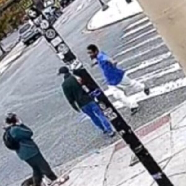 SICK: Thug Launches Unprovoked Attack on Man in Broad Daylight on Streets…