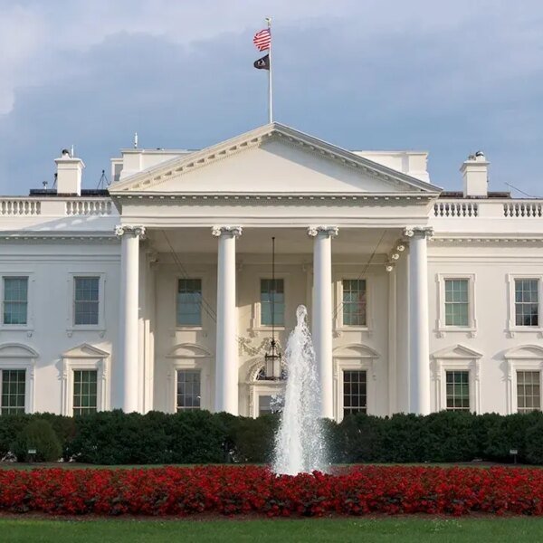 Arizona man charged with sending White House bomb risk through e-mail