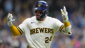 Brewers take Game 1 of NLDS after a controversial name on sure-fire dwelling run ball that hit the stadium roof